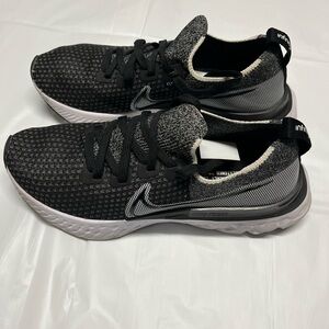 Nike Black and Gray Men's Sneakers